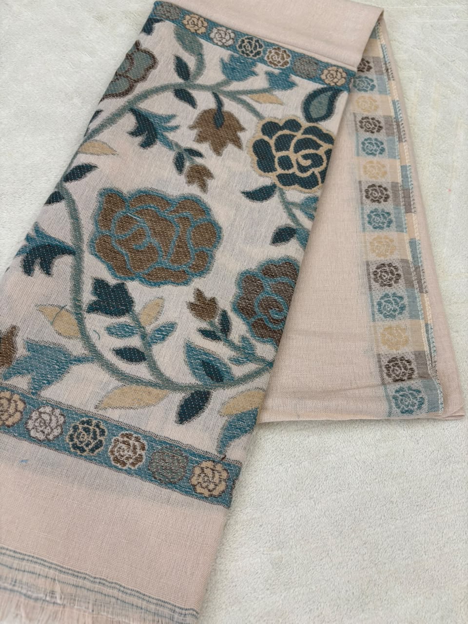 Pashmina Tales - Mahira