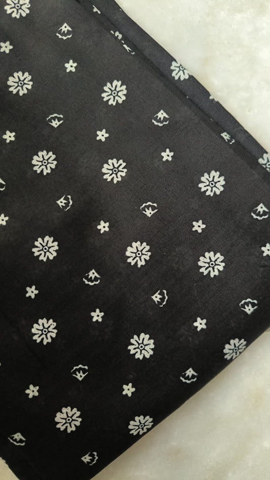 Namaz Chadar - Black & White