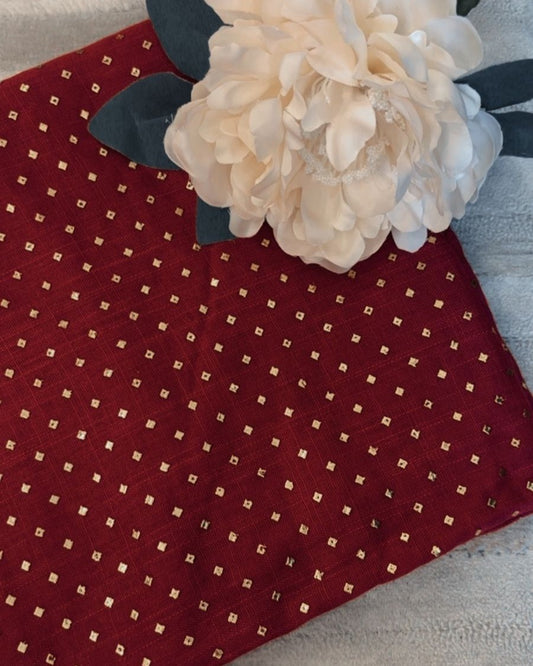 Starlit Lawn - Crimson