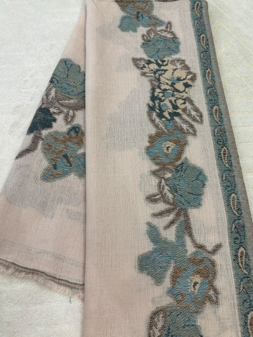 Pashmina Tales - Hoor