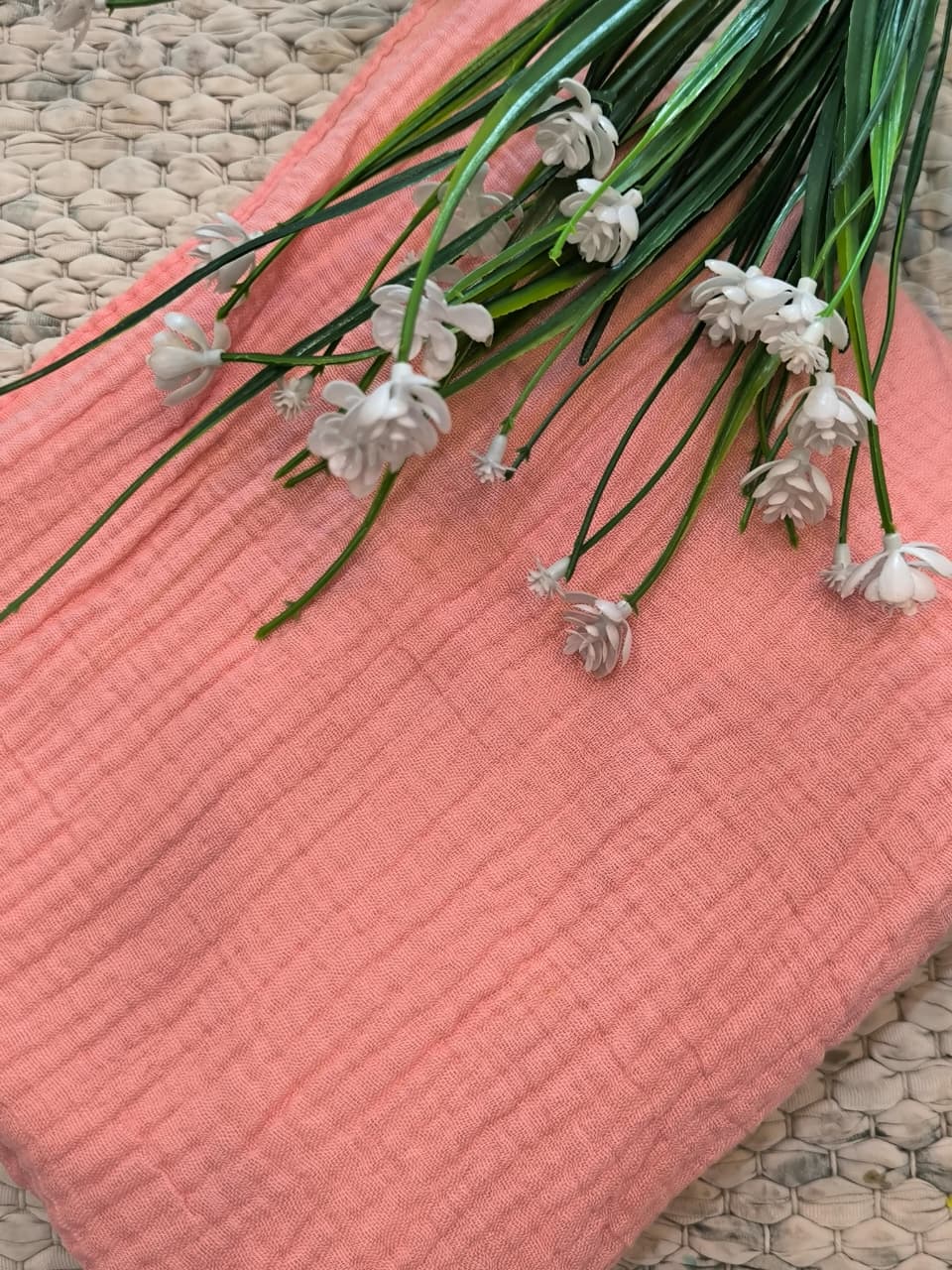Textured Grid Lawn - Pink