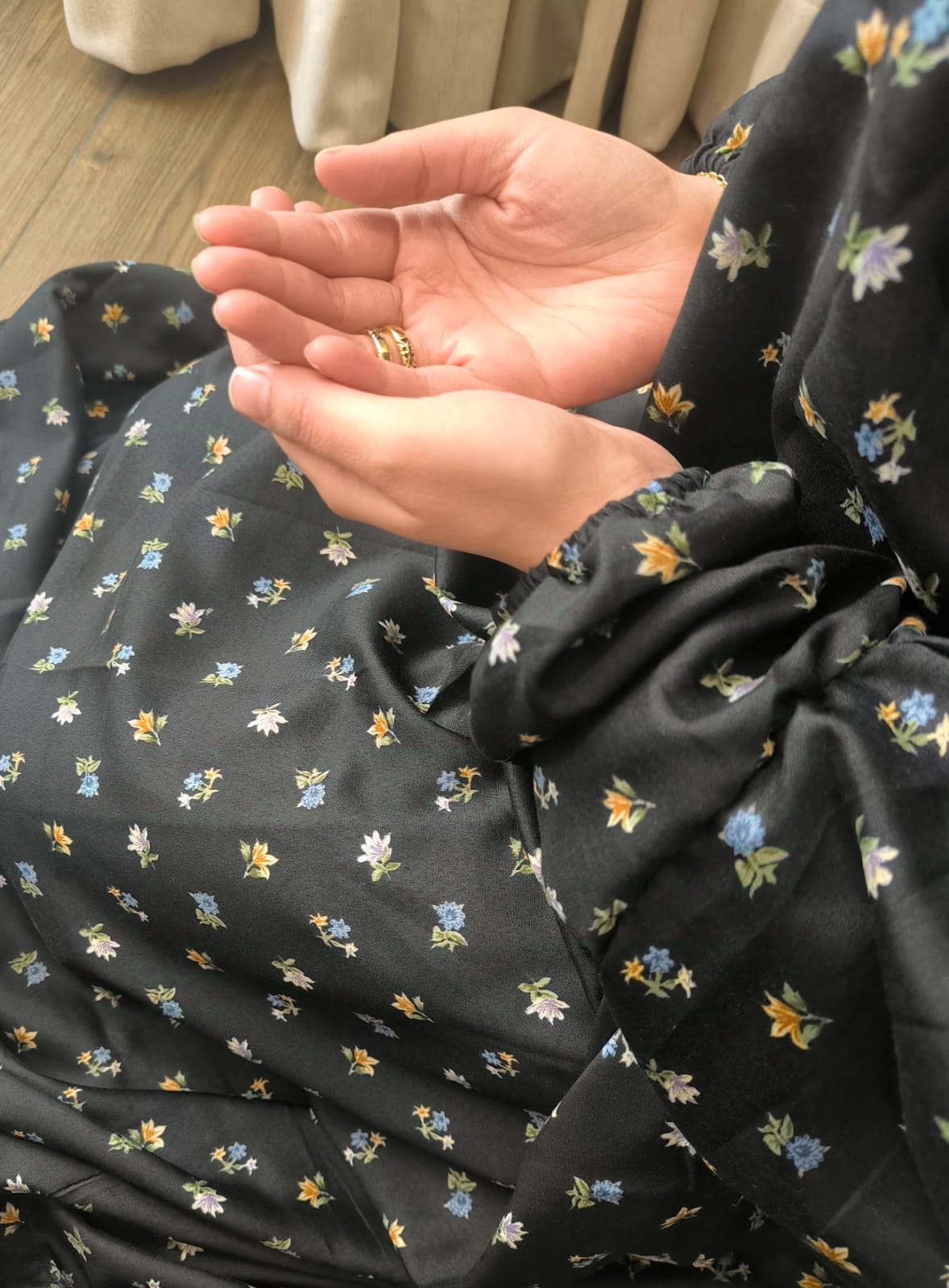 Namaz Chadar - Black Bloom