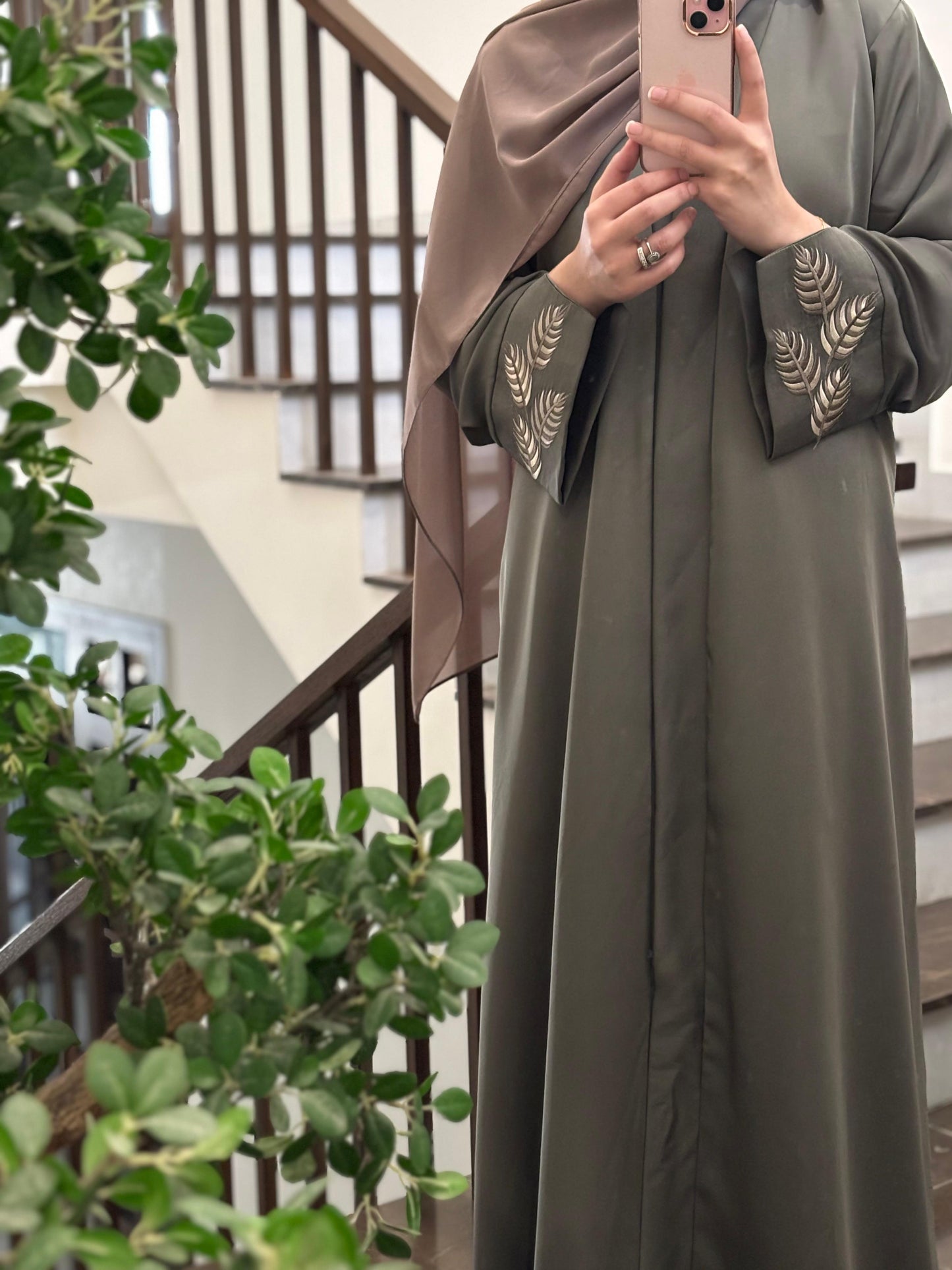 Jade – Embroidered Abaya