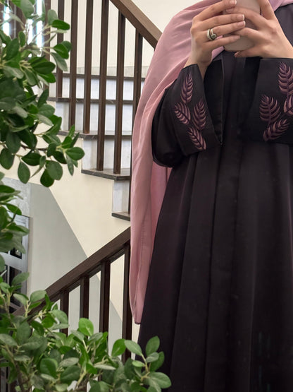 Amethyst – Embroidered Abaya
